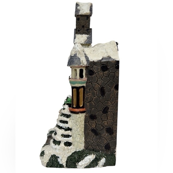 Church and Carolers Village Clock w/Music Christmas/Holiday - Picture 4 of 7